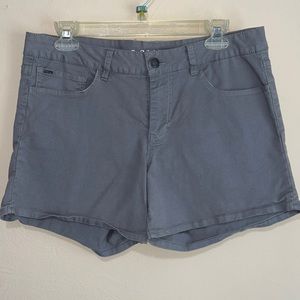 🫒Joe’s Jeans the Best Friend Olive green shorts. 🫒🫒🥕